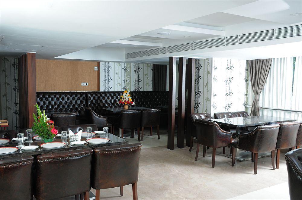 Treebo Trend J'S Five Two Boutique Hotel Chennai Exterior photo