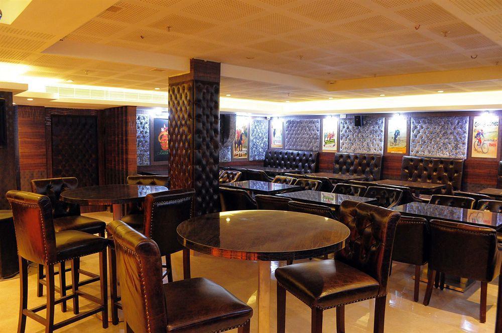 Treebo Trend J'S Five Two Boutique Hotel Chennai Exterior photo