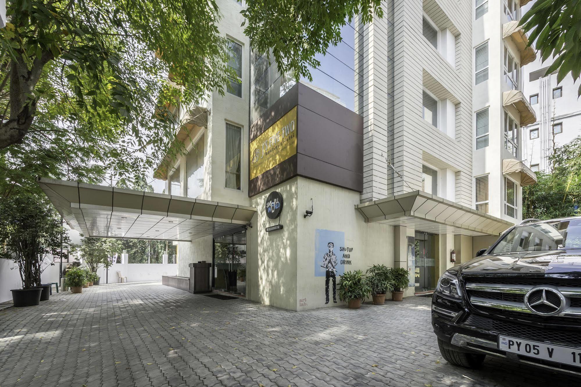 Treebo Trend J'S Five Two Boutique Hotel Chennai Exterior photo