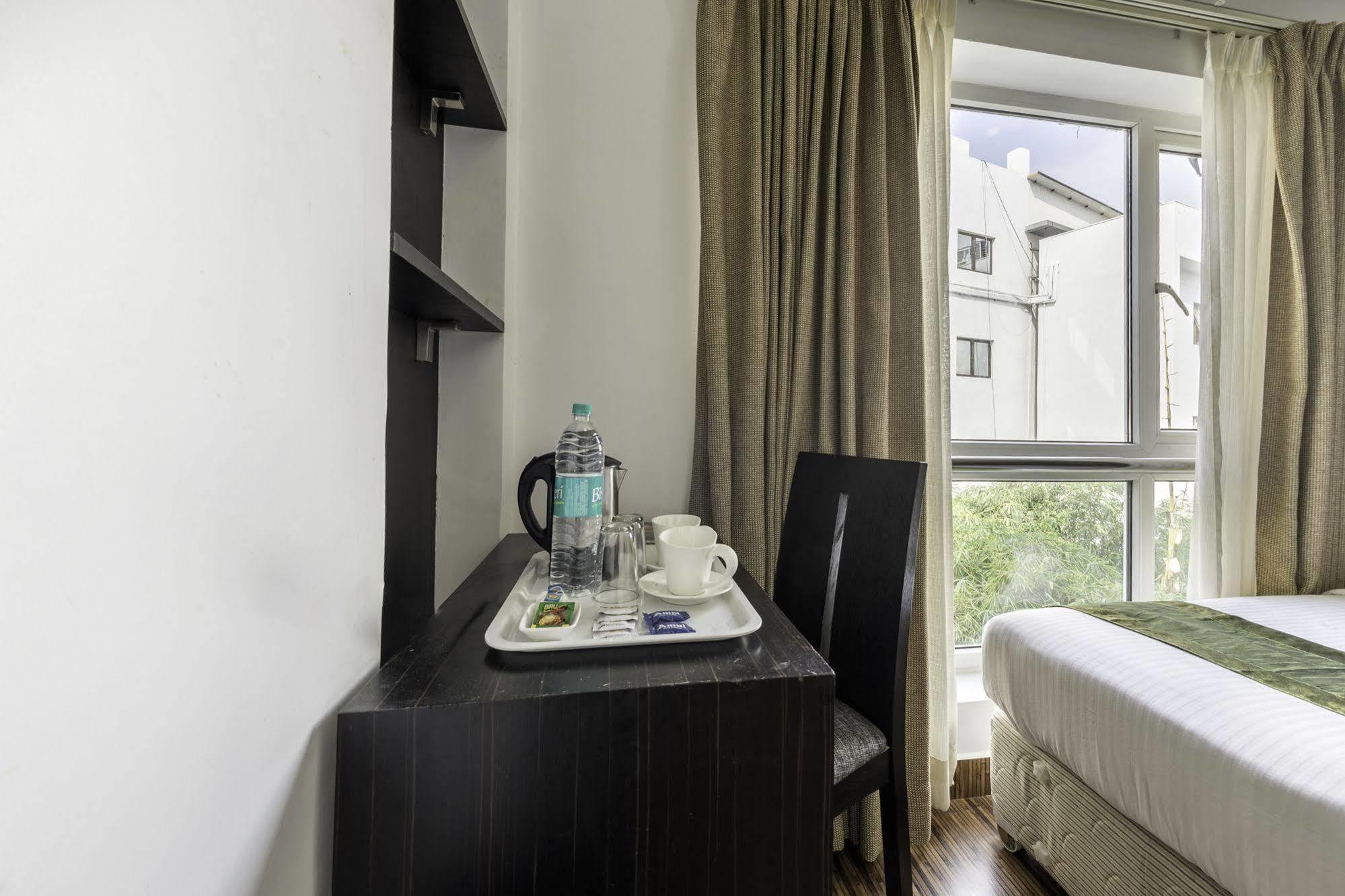 Treebo Trend J'S Five Two Boutique Hotel Chennai Exterior photo