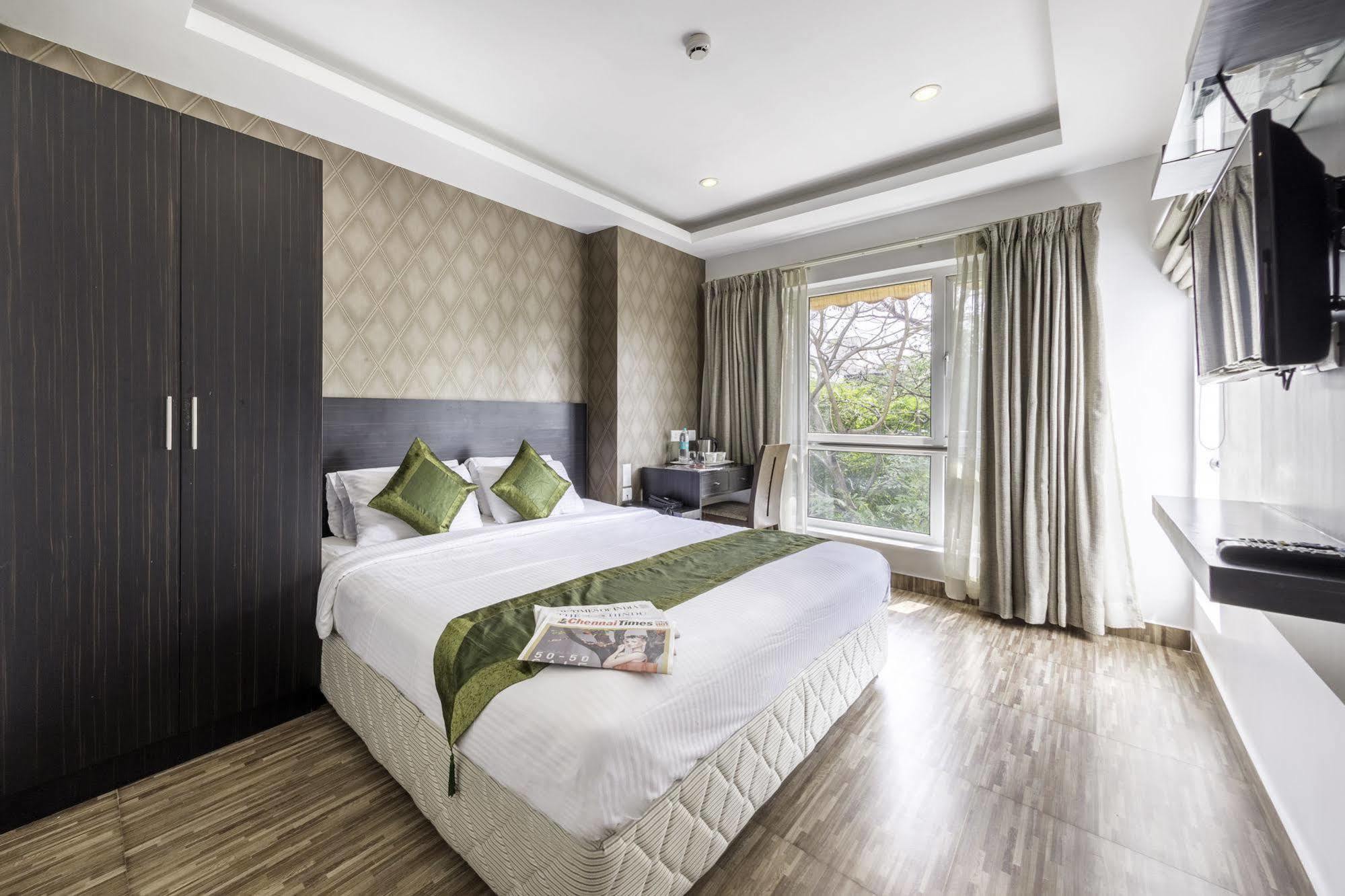 Treebo Trend J'S Five Two Boutique Hotel Chennai Exterior photo